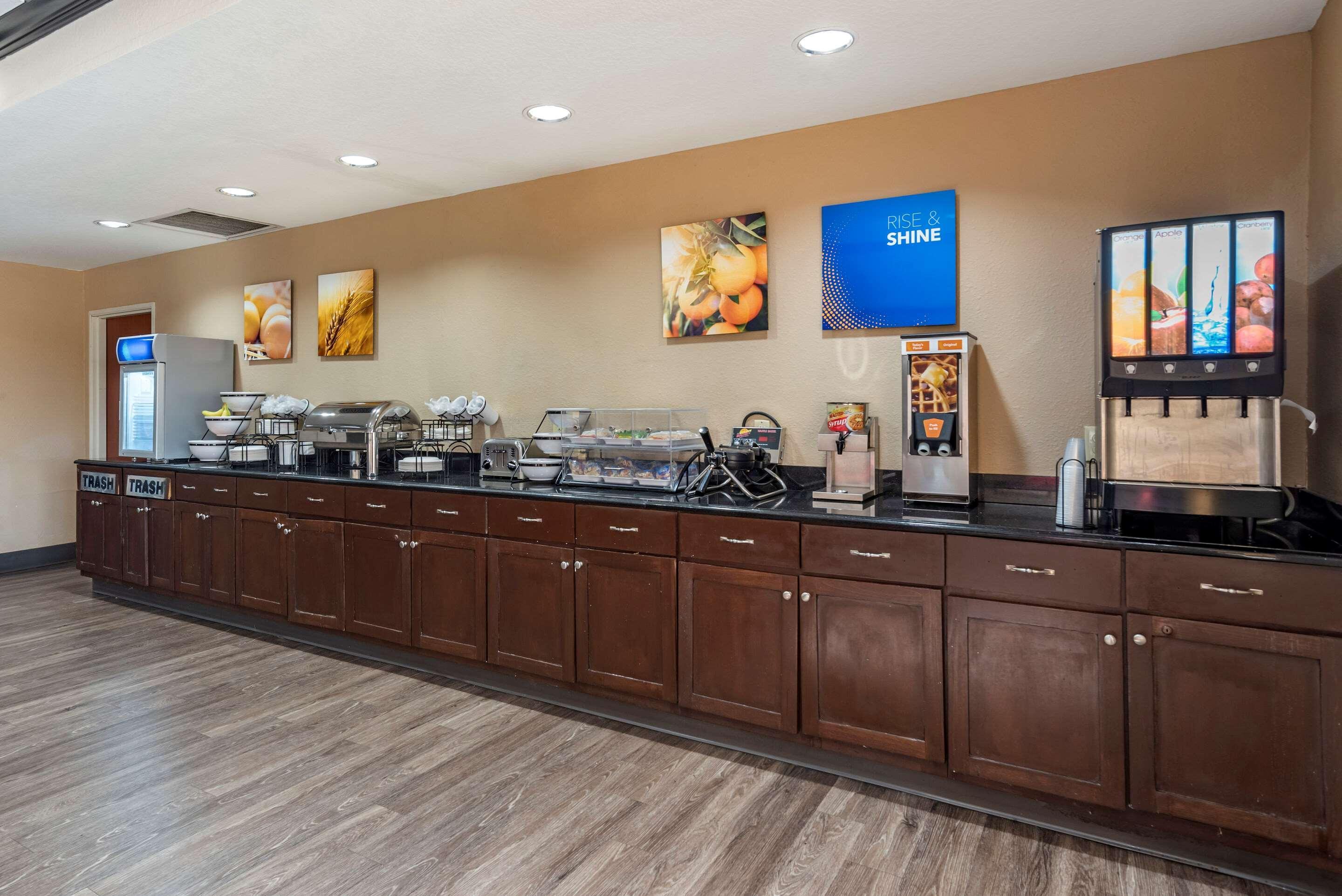 Comfort Inn & Suites Clinton Eksteriør bilde